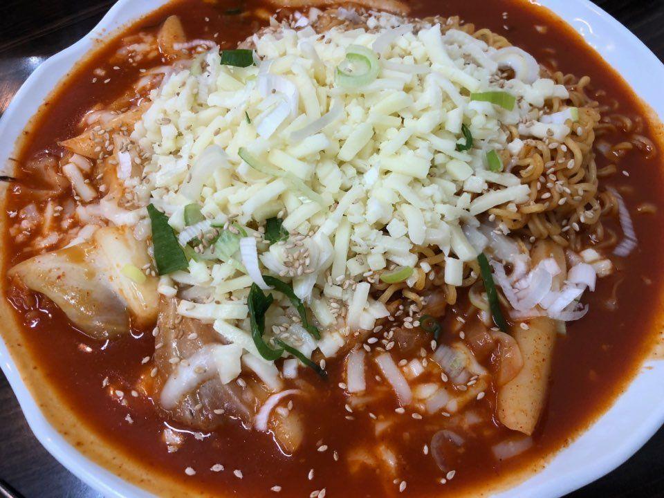 Walk the streets of Korea and grab small bites along the way! Tourist foods out, locals